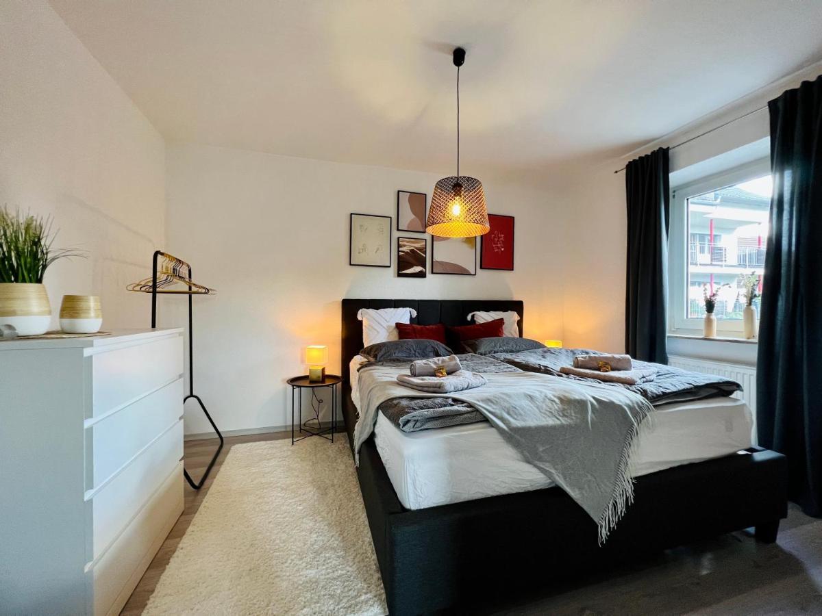 Ferienwohnung - Laendliche Atmosphaere, Geraeumig, Mit Arbeits- Und Parkplatz, Kueche, Netflix, Perfekt Fuer Gruppen バート・シュタッフェルシュタイン エクステリア 写真